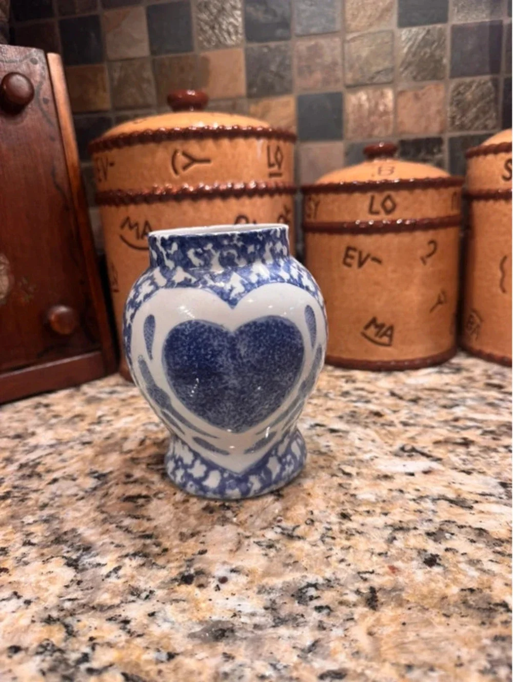 Spongeware heart vase in blue